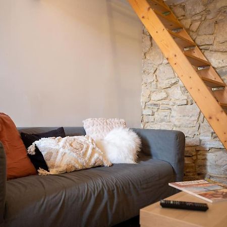 Appartement Tout Equipe 4 Couchages Avec Terrasse Et Parking Venelles Buitenkant foto