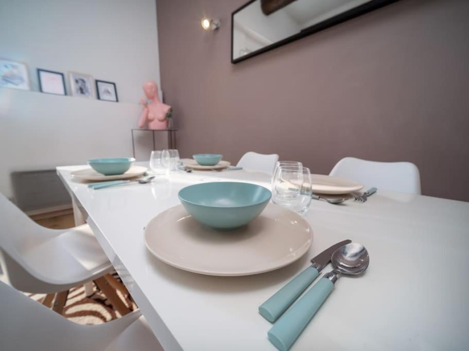 Appartement Tout Equipe 4 Couchages Avec Terrasse Et Parking Venelles Buitenkant foto