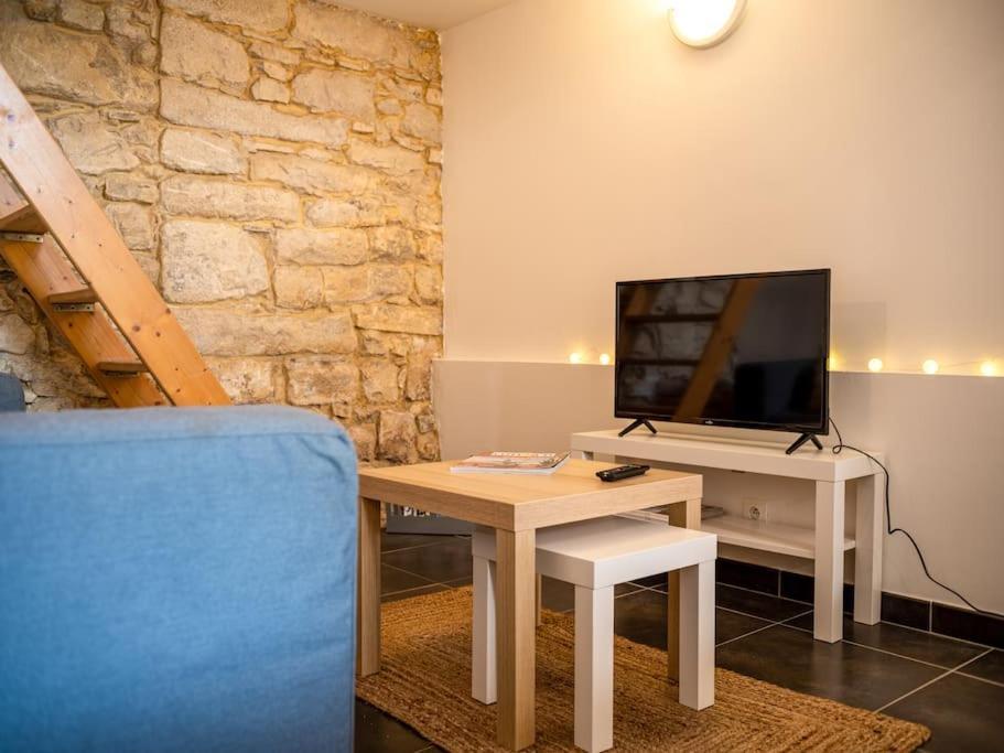 Appartement Tout Equipe 4 Couchages Avec Terrasse Et Parking Venelles Buitenkant foto